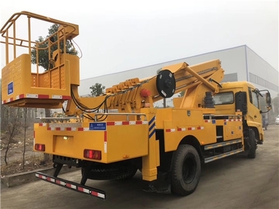 江铃单排高空作业车与履带式高空作业车的多元化用途解析